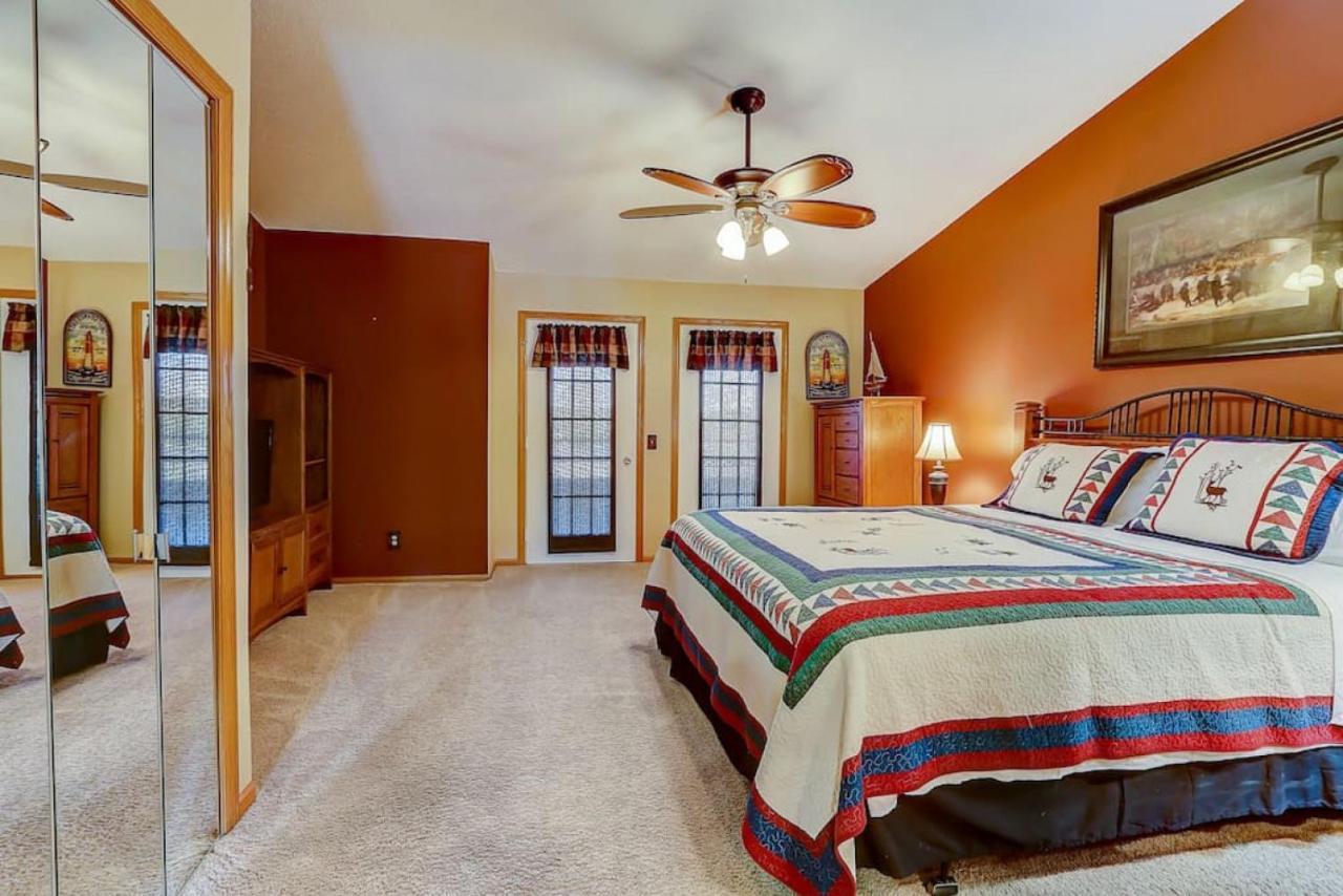 Brown Family Condo For Families Golf Trips And Girls Getaways Wisconsin Dells Exterior foto