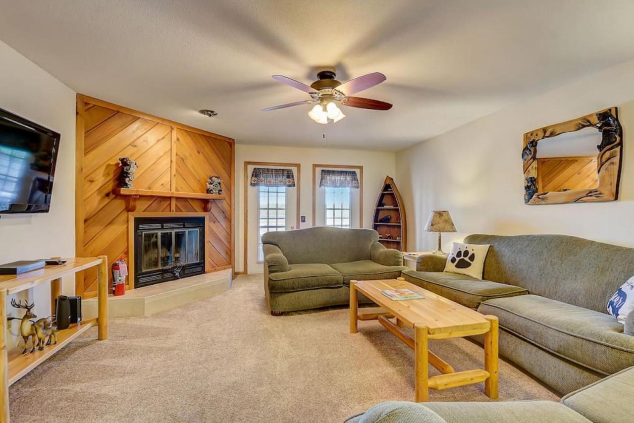 Brown Family Condo For Families Golf Trips And Girls Getaways Wisconsin Dells Exterior foto