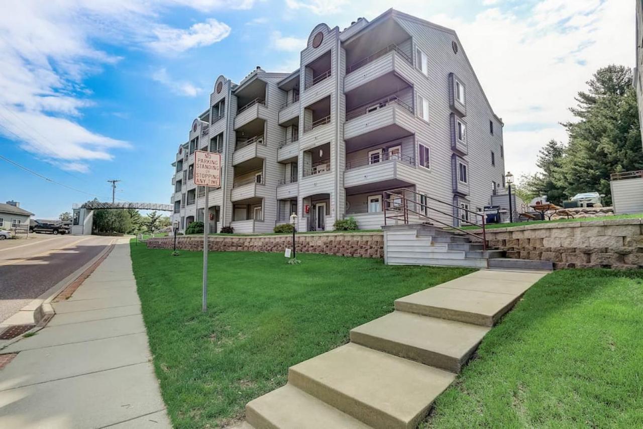 Brown Family Condo For Families Golf Trips And Girls Getaways Wisconsin Dells Exterior foto