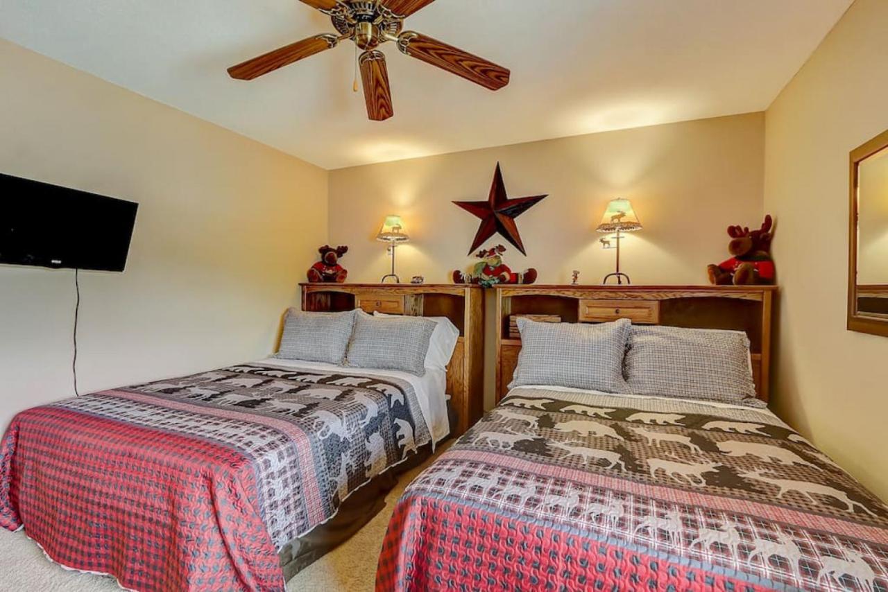 Brown Family Condo For Families Golf Trips And Girls Getaways Wisconsin Dells Exterior foto